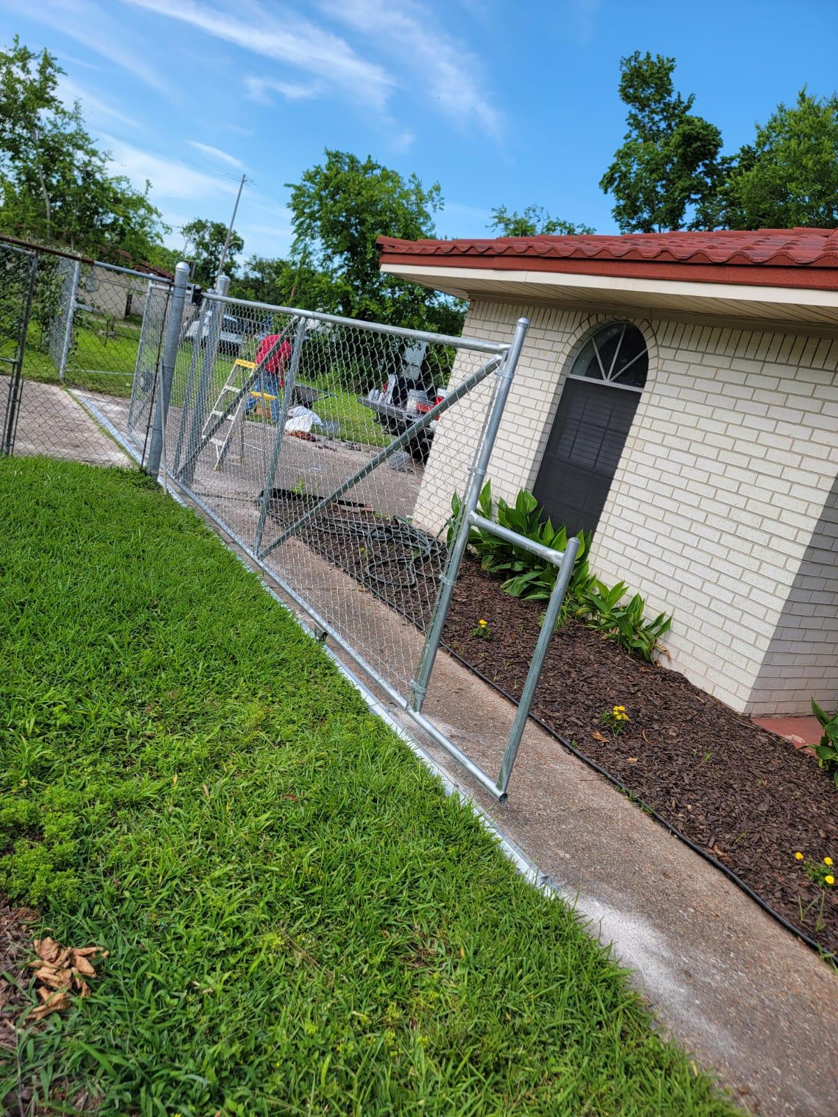 Essential Fence Maintenance Tips for Houston Homeowners - Image 7